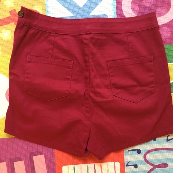 Maroon ModCloth ultra flattering shorts like new - Picture 4 of 4